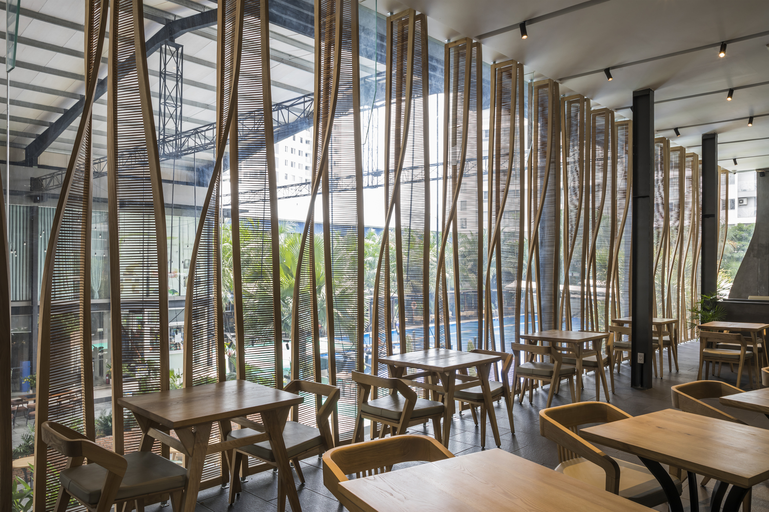 Phong cách thiết kế nội thất nhà hàng mang âm hưởng đồng quê rất được ưa chuộng ở Việt Nam