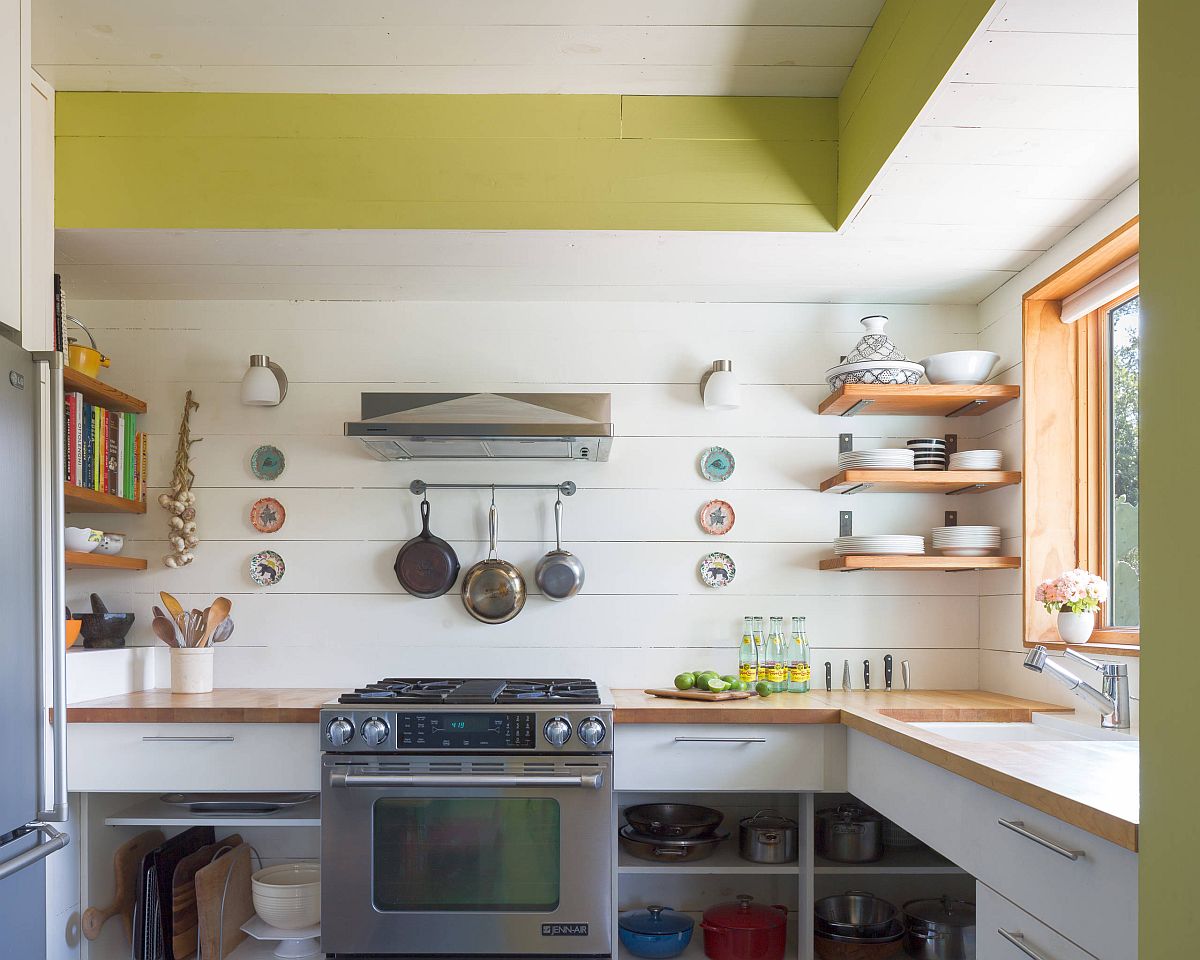 Phòng bếp nhỏ hoặc hẹp thì bạn cũng nên chú ý tới tính tiện nghi và công năng khi sử dụng